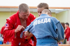 Тренировки для юных спортсменов в Туапсинском районе проводят чемпионы России и Европы