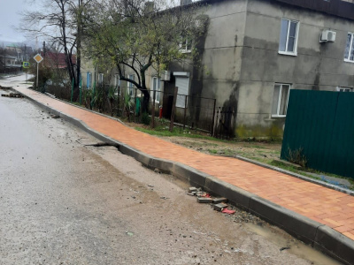 В селе Тенгинке Туапсинского района оборудуют тротуар