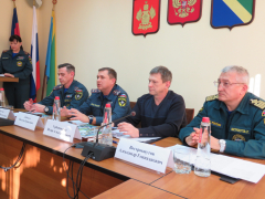 Руководители подразделений МЧС провели в Туапсе пресс-конференцию, посвященную оперативной обстановке в Туапсинском районе, связанной с бытовыми пожарами и происшествиями на воде