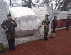 В Туапсинском районе школьники заступили на Пост № 1 у мемориалов погибшим защитникам Родины