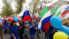 В первомайском шествии трудовых коллективов в Туапсе приняли участие 5 тысяч человек