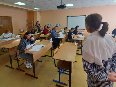 Родители выпускников-девятиклассников в Туапсинском районе сдали пробный экзамен по истории