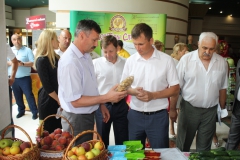 Более 40 предприятий переработки АПК Кубани представили свою продукцию на выставке-ярмарке в Туапсинском районе