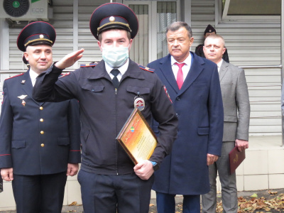 Полицейских Туапсинского района в честь профессионального праздника наградили грамотами главы муниципалитета