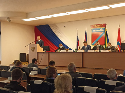 Глава Туапсе отчитался перед депутатами и жителями города о своей работе в 2021 году