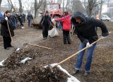 В Небуге День рождения комсомола отметили субботником