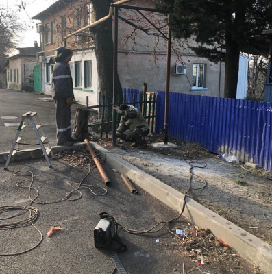 В Туапсе обустраивают тротуар по просьбе жителей