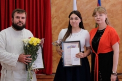 Юная туапсинская художница Елизавета Ларкина удостоена премии администрации Краснодарского края