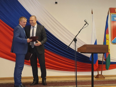 Глава Туапсинского района поздравил заслуженных жителей Туапсе и лучшие трудовые коллективы с Днем рождения города