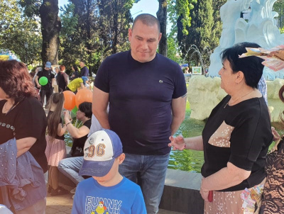 В Туапсе открылись детский городок «Воображариум», ретродворик и площадка «Венок дружбы народов»