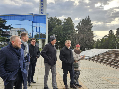 Глава Туапсинского района провел обход центральной части Туапсе
