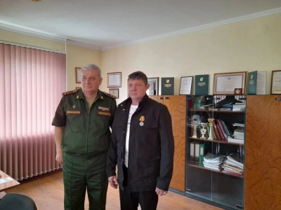 В Туапсе вручили боевые награды участникам СВО В Туапсе вручили боевые награды участникам СВО