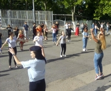 Туапсинские студенты вышли на утреннюю гимнастику «Зарядись на сессию!»