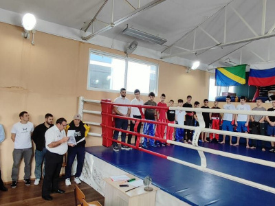 23 ноября в спортивной школе 9 п. Тюменский провели первенство Туапсинского района по кикбоксингу под девизом "Мы против наркотиков", на базе ЦДТ Новомихайловский