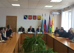 Депутат Госдумы Владимир Синяговский встретился с депутатами Совета Новомихайловского поселения