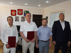 С наступающим профессиональным праздником медиков Туапсинского района поздравил депутат ЗСК Андрей Булдин