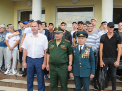 Анатолий Русин напутствовал туапсинских призывников на торжественных проводах в армию