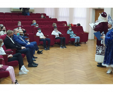 Глава Туапсинского района и депутат ЗСК вручили новогодние подарки юным дарованиям муниципалитета
