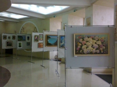 В Туапсе открылась выставка творческих работ художников и фотографов Туапсинского района «Весна, женщина, любовь»