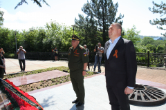 Виталий Мазнинов возложил цветы к могиле Неизвестного солдата в Туапсе