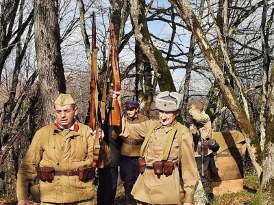В Шаумянском поселении провели реконструкцию боя времен Великой Отечественной войны, посвященную 80-летию подвига сотрудника НКВД