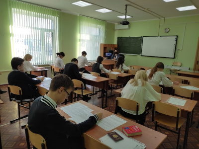 525 одиннадцатиклассников в Туапсинском районе написали итоговое сочинение-допуск к ЕГЭ