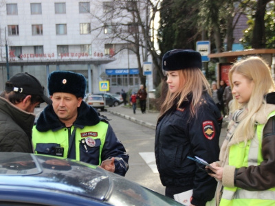 На дорогах Туапсинского района вместе с госинспекторами дежурит «Молодежный патруль» 