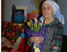 Поздравления от главы Туапсинского района принимала жительница Туапсе, отметившая свой 100-летний юбилей