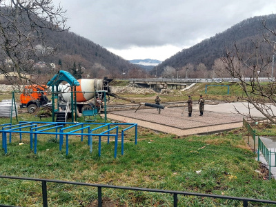 В селе Цыпке Туапсинского района строят новую детскую площадку