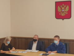 Работу, проводимую в Туапсинском районе по пресечению самовольной установки рекламных конструкций, обсудили в Туапсинской межрайонной прокуратуре