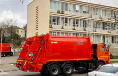 Для работы в северных поселениях Туапсинского района куплены новые мусороуборочные «КАМАЗы»